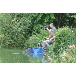 Carp Crew 2 - Kev Green and Camera man in the thick of the action